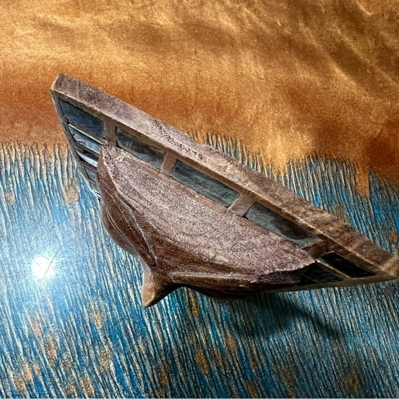 Vintage Handcarved Wooden totem abalone shell inlay statue PNW - Picture 3 of 11